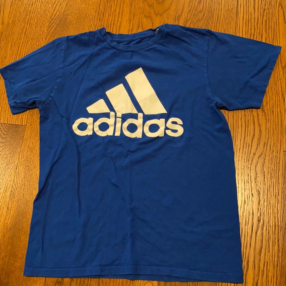 Medium adidas tee shirt